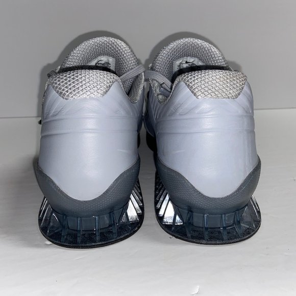 Athletic_Shoes